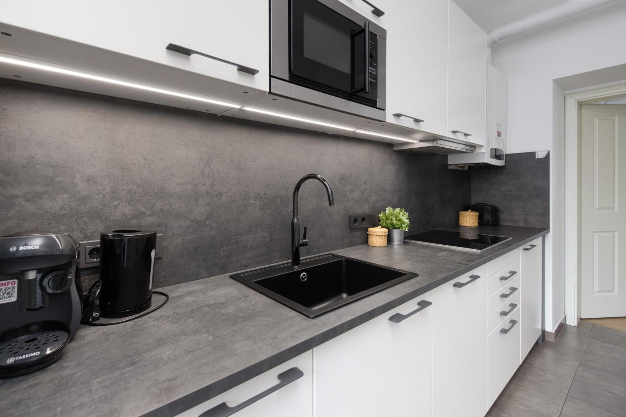 Apartment Familienplatz I Contactless Check-In Wien Eksteriør billede